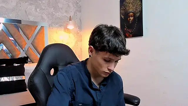 Snapshot of kraven_lust chatting on 10.17.25 kraven lust online show from 10.17.25