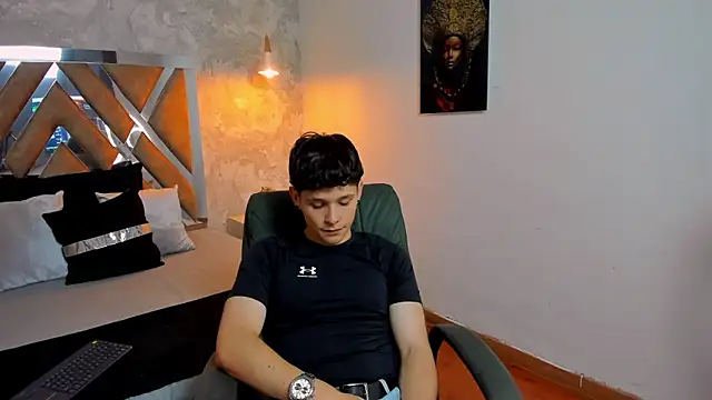 Snapshot of kraven_lust chatting on 11.06.25 kraven lust online show from 11.06.25