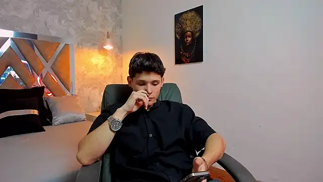 Snapshot of kraven_lust chatting on 11.07.25 kraven lust online show from 11.07.25