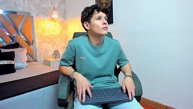 Snapshot of kraven_lust chatting on 01.17.26 kraven lust online show from 01.17.26