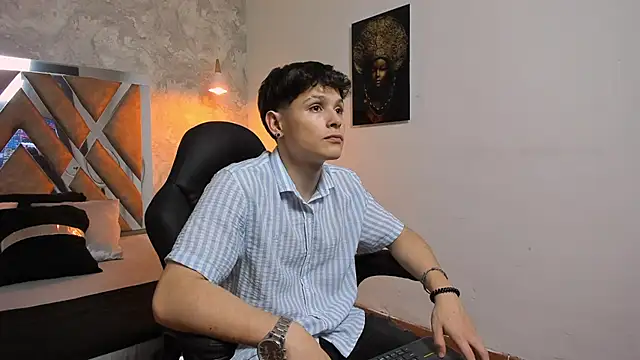 Snapshot of kraven_lust chatting on 02.10.26 kraven lust online show from 02.10.26