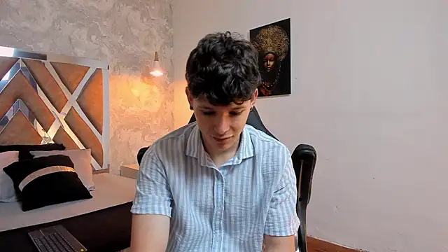 Snapshot of kraven_lust chatting on 02.15.26 kraven lust online show from 02.15.26