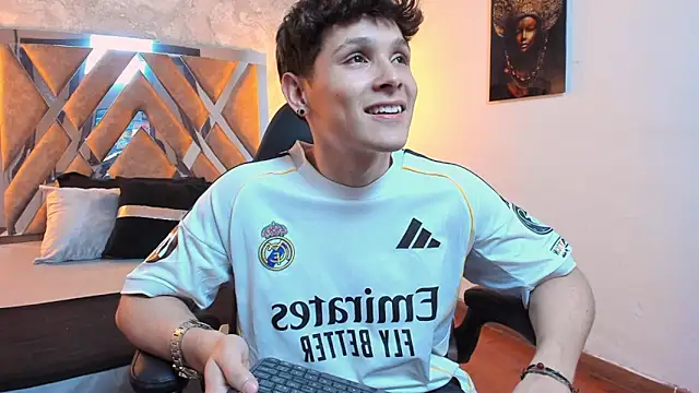 Snapshot of kraven_lust chatting on 02.26.26 kraven lust online show from 02.26.26