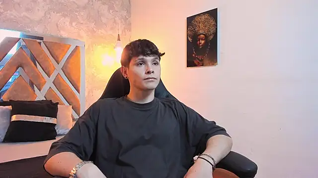 Snapshot of kraven_lust chatting on 03.01.26 kraven lust online show from 03.01.26