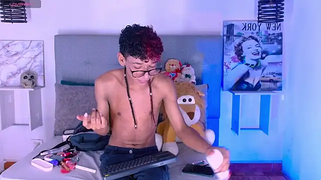 Billie Turner  online show from 11.03.25