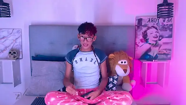 Billie Turner  online show from 11.05.25