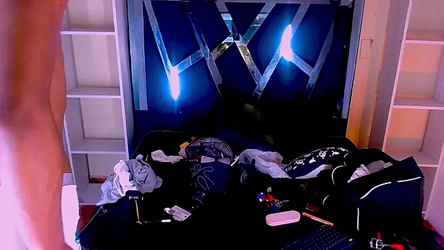 Billie Turner  online show from 11.06.25