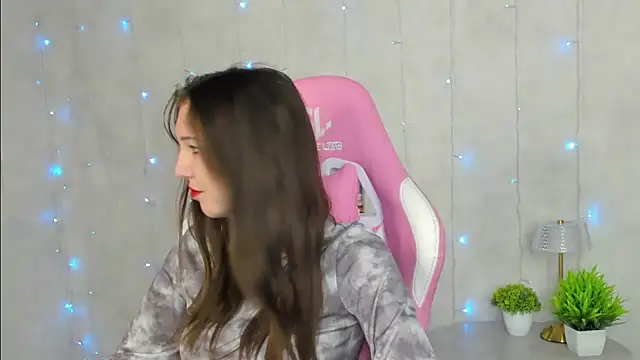 Snapshot of Amanda_Reedd chatting on 10.07.25 Amanda Reedd online show from 10.07.25