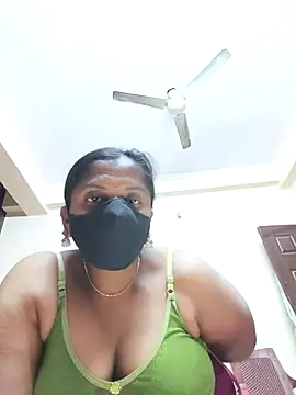 Snapshot of Sowjanya-telugu chatting on 10.29.25 Sowjanya-telugu online show from 10.29.25