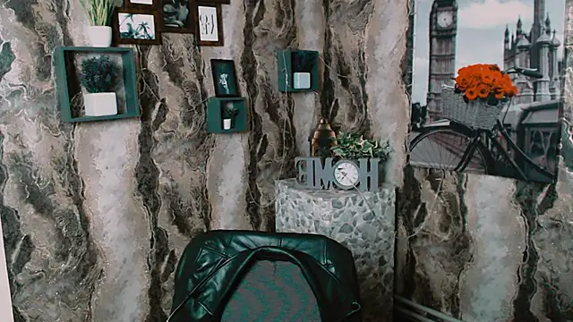 Snapshot of EmmaCat_ chatting on 09.24.25 EmmaCat online show from 09.24.25