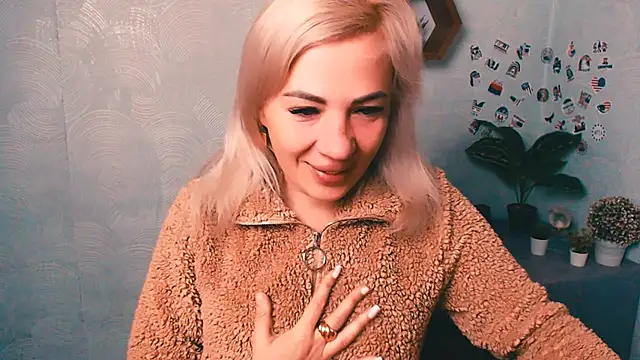 Snapshot of EmmaCat_ chatting on 09.27.25 EmmaCat online show from 09.27.25