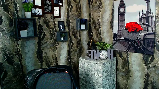 Snapshot of EmmaCat_ chatting on 10.09.25 EmmaCat online show from 10.09.25