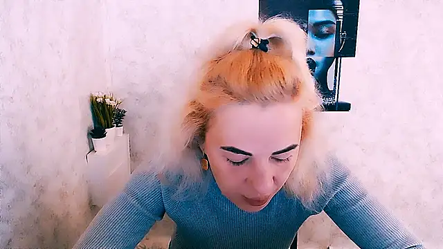 EmmaCat  online show from 10.14.25