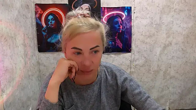 Snapshot of EmmaCat_ chatting on 10.21.25 EmmaCat online show from 10.21.25