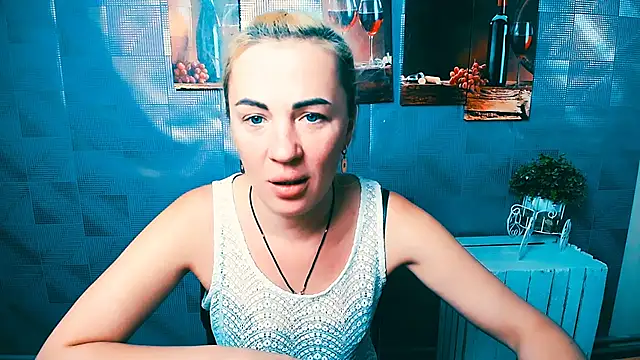 Snapshot of EmmaCat_ chatting on 10.30.25 EmmaCat online show from 10.30.25