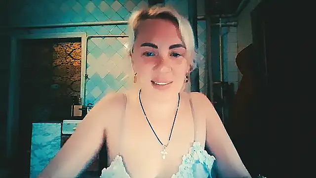 Snapshot of EmmaCat_ chatting on 04.23.26 EmmaCat online show from 04.23.26