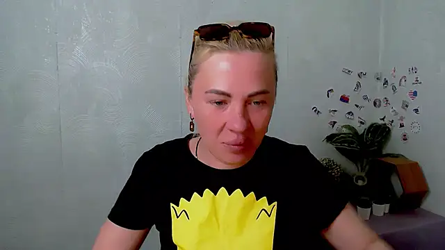 Snapshot of EmmaCat_ chatting on 05.05.26 EmmaCat online show from 05.05.26