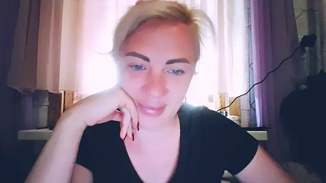 Snapshot of EmmaCat_ chatting on 05.20.26 EmmaCat online show from 05.20.26