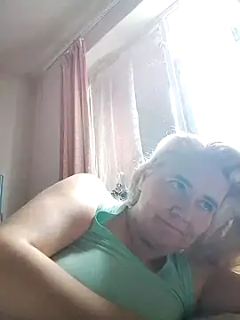 Snapshot of goodstyle chatting on 09.25.25 goodstyle online show from 09.25.25