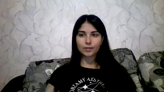 Marina Edwards online show from 09.17.25