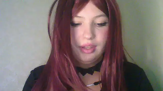 Snapshot of Alveira chatting on 09.19.25 Alveira online show from 09.19.25