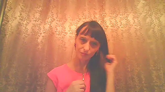 Snapshot of Irivana chatting on 10.04.25 Irivana online show from 10.04.25