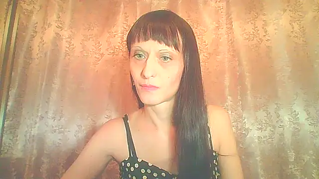 Snapshot of Irivana chatting on 10.05.25 Irivana online show from 10.05.25