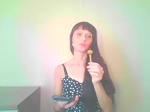 Snapshot of Irivana chatting on 10.14.25 Irivana online show from 10.14.25