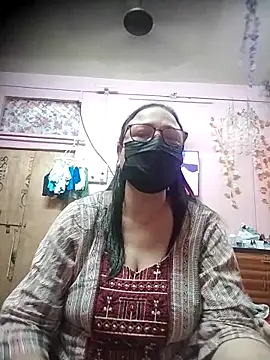 Snapshot of thehotlady chatting on 09.25.25 thehotlady online show from 09.25.25