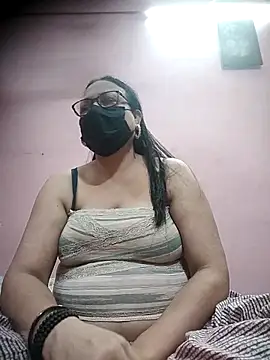 Snapshot of thehotlady chatting on 09.27.25 thehotlady online show from 09.27.25