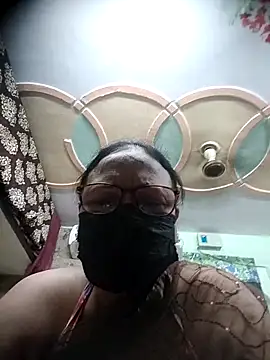 Snapshot of thehotlady chatting on 10.03.25 thehotlady online show from 10.03.25