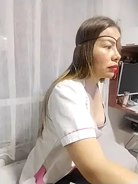 LaraCaliente online show from 10.31.25