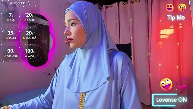 Snapshot of ShanaJamil chatting on 10.10.25 ShanaJamil online show from 10.10.25