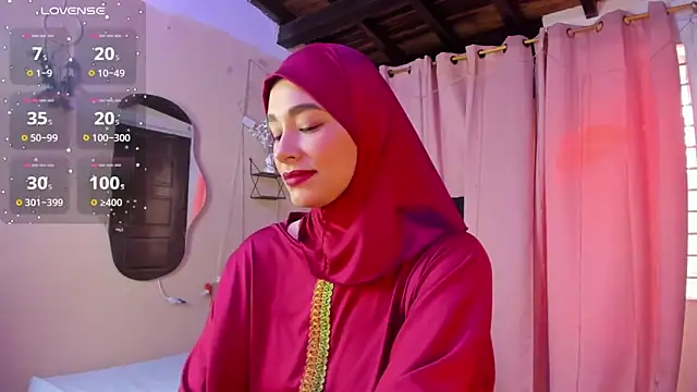 Snapshot of ShanaJamil chatting on 10.23.25 ShanaJamil online show from 10.23.25