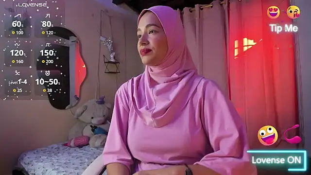 Snapshot of ShanaJamil chatting on 11.07.25 ShanaJamil online show from 11.07.25