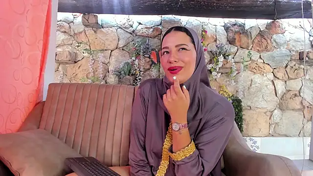 Snapshot of ShanaJamil chatting on 07.15.26 ShanaJamil online show from 07.15.26