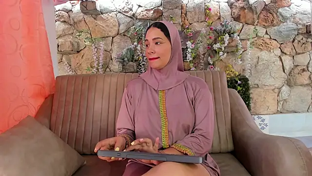 Snapshot of ShanaJamil chatting on 07.24.26 ShanaJamil online show from 07.24.26