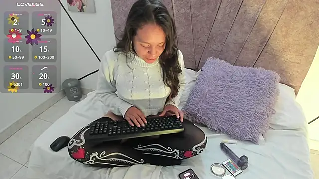 Julieta Lein online show from 10.28.25