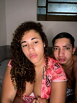 Snapshot of CasalMaldoso01 chatting on 10.03.25 CasalMaldoso01 online show from 10.03.25