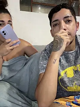 Snapshot of CasalMaldoso01 chatting on 10.31.25 CasalMaldoso01 online show from 10.31.25