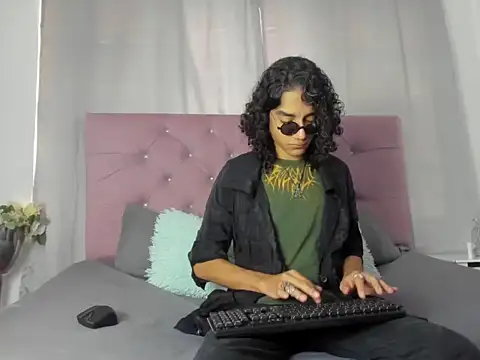 EthanBlackwoodd online show from 10.09.25