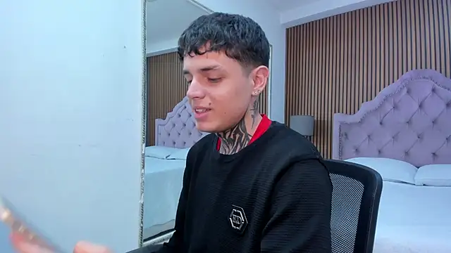 Declan-Fox online show from 10.25.25