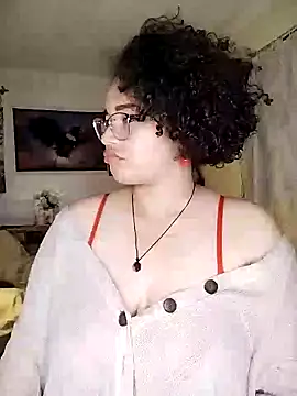 Snapshot of Julie_wallace chatting on 10.05.25 Julie wallace online show from 10.05.25