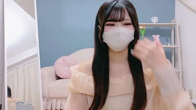 Snapshot of Ruru-shuv chatting on 10.27.25 Ruru-shuv online show from 10.27.25