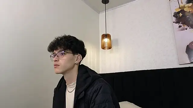  ruby red online show from 10.03.25