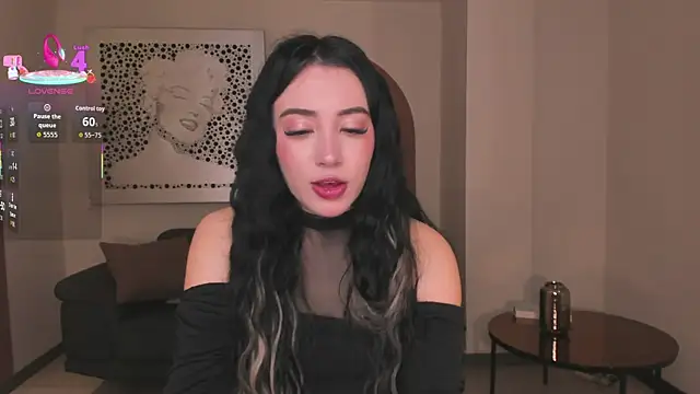 Snapshot of KatieAngelX chatting on 10.20.25 KatieAngelX online show from 10.20.25