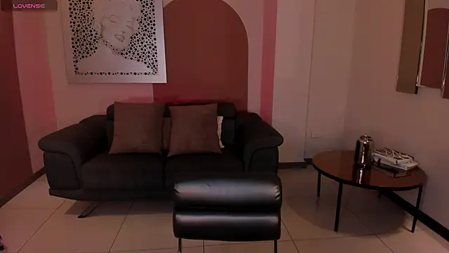 Snapshot of KatieAngelX chatting on 10.24.25 KatieAngelX online show from 10.24.25