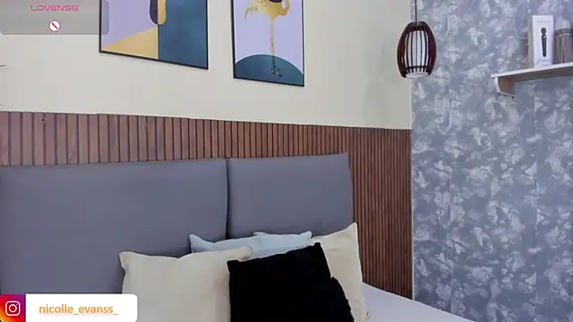 EmillyHarper  online show from 11.28.25