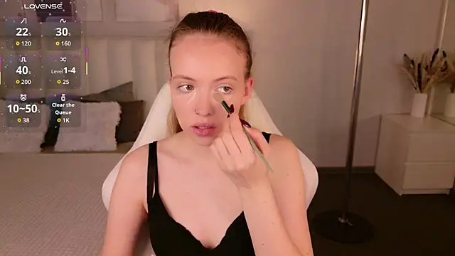 SallyPinkman online show from 09.21.25