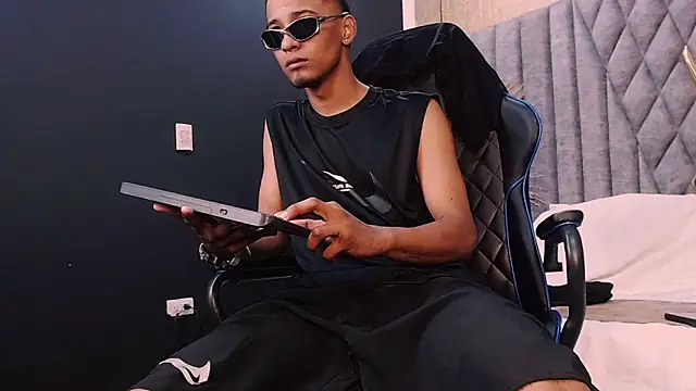 EthanWalkerr online show from 09.17.25
